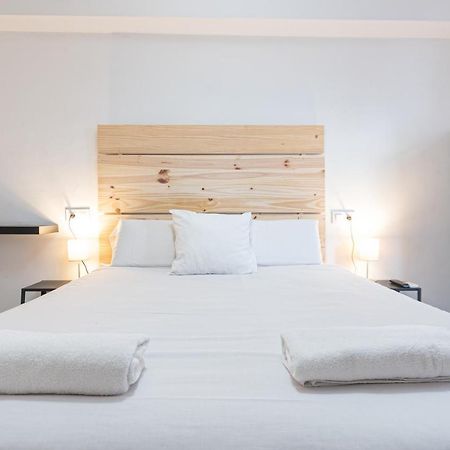 Easy Sants By Bossh! (Adults Only) Hostel Barcelona Bagian luar foto