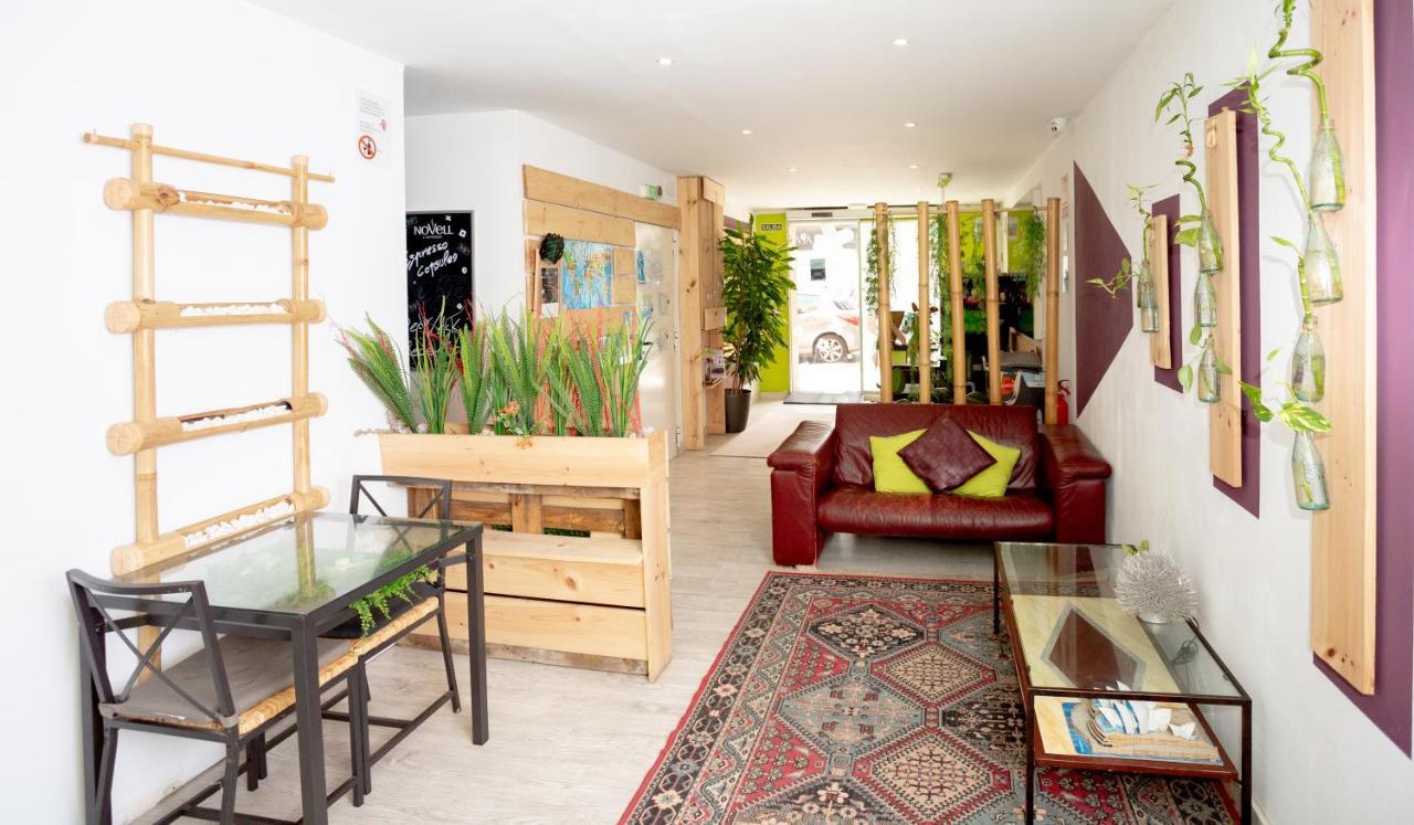 Easy Sants By Bossh! (Adults Only) Hostel Barcelona Bagian luar foto
