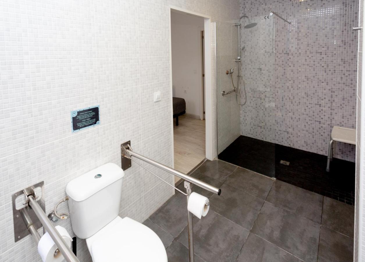 Easy Sants By Bossh! (Adults Only) Hostel Barcelona Bagian luar foto